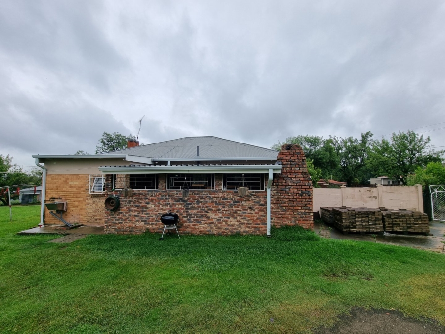 To Let 3 Bedroom Property for Rent in Hospitaalheuwel Free State